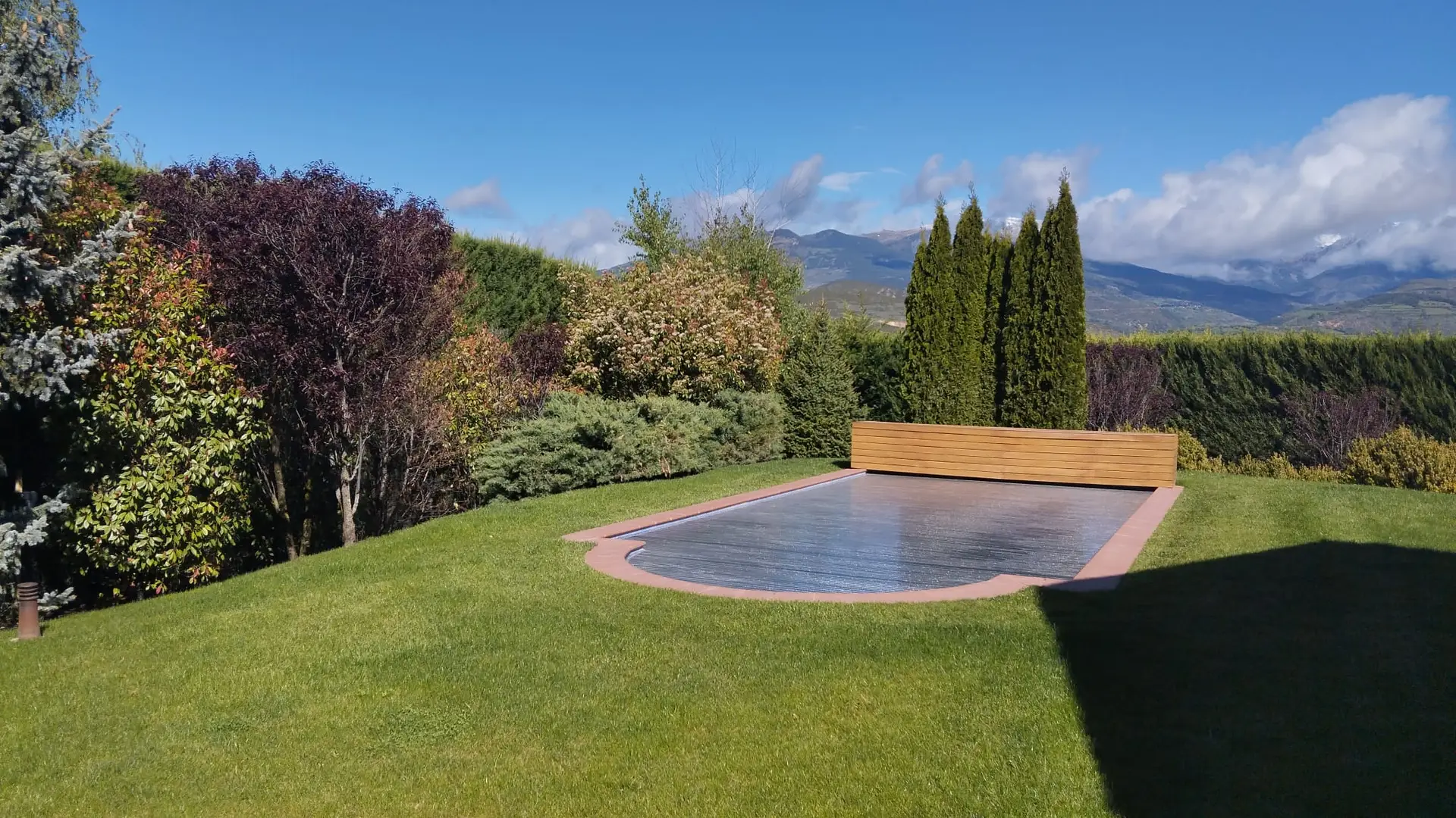 b8085b58-f7a5-462a-970c-0b7675652d85